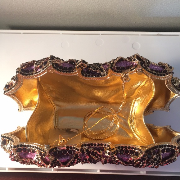 Clutch - Picture 2 of 4